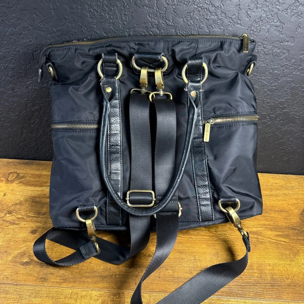 Newlie Louise Black Nylon Vegan Leather Convertible Diaper Bag Backpack Womens L